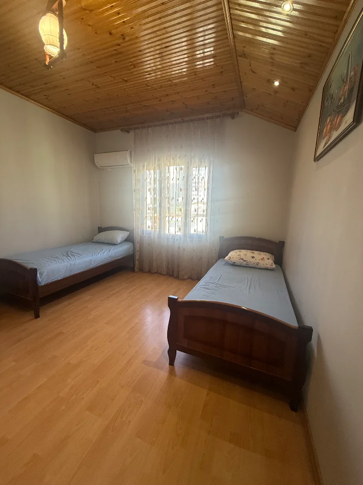 Tirane, jepet me qera apartament 2+1 Kati 3, 100 m²  (Rr:Beniamin Kruta , Zoja Keshillit te Mire)