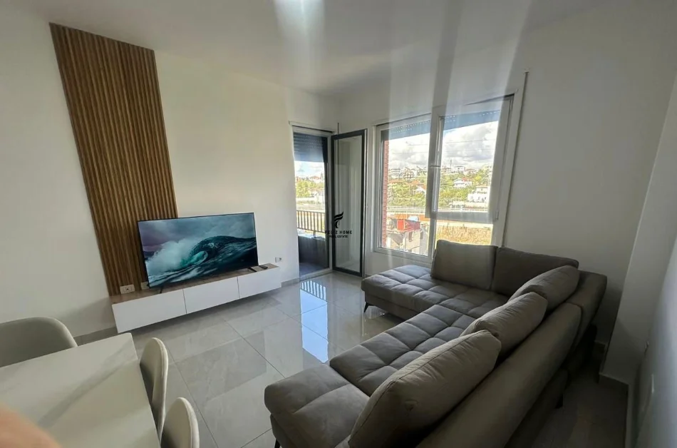 Tirane, jepet me qera apartament 2+1 Kati 3, 103 m² 600 € (PASKUQAN)
