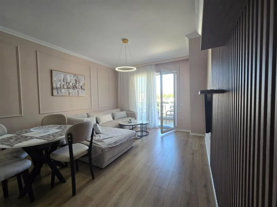 Tirane, jepet me qera apartament 2+1 Kati 3, 105 m² 600 € (ASTIR)