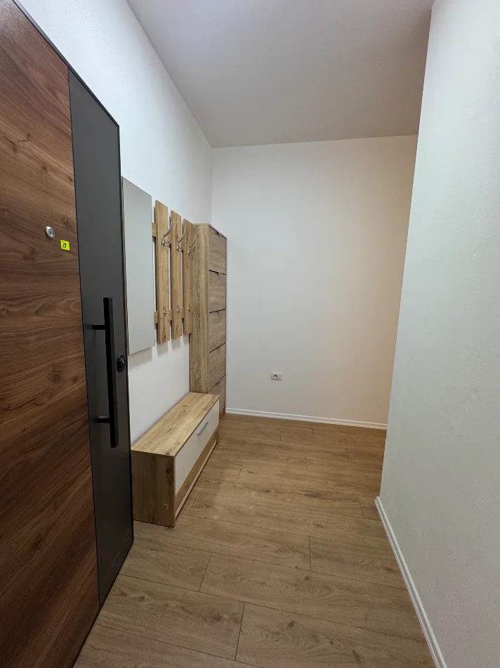 Tirane, jepet me qera apartament 2+1 Kati 3, 106 m² 500 € (Rr. Demokracia)