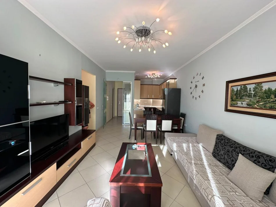 Tirane, jepet me qera apartament 2+1 Kati 3, 106 m² 800 € (Kopshti Botanik)
