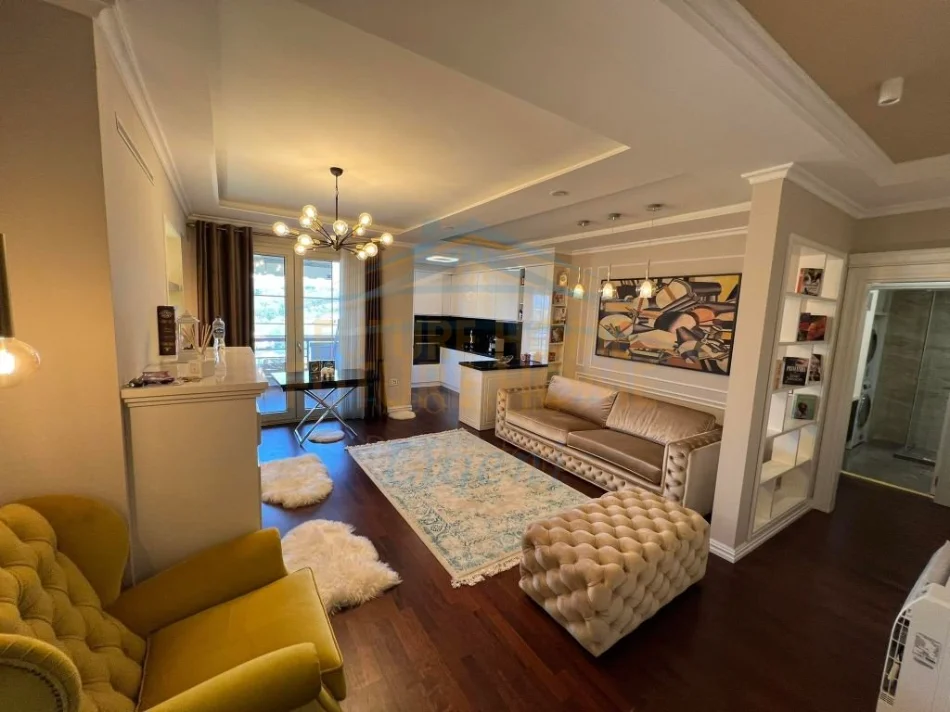 Tirane, jepet me qera apartament 2+1 Kati 3, 108 m² 1.200 € (Liqeni i Thate)