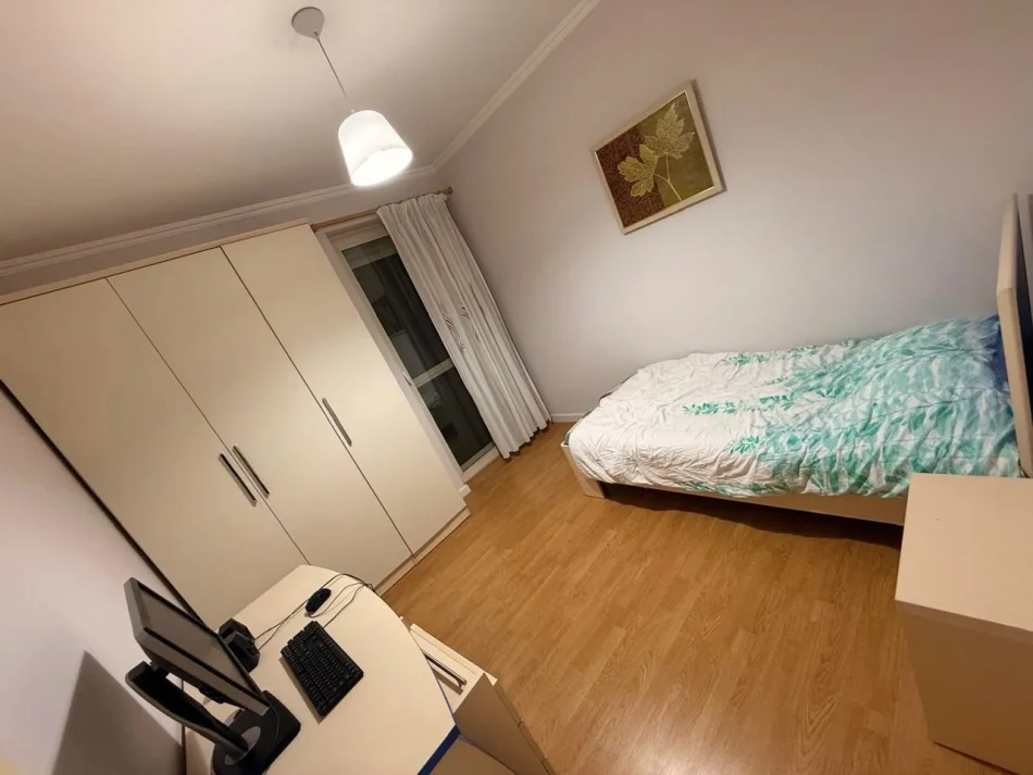 Tirane, jepet me qera apartament 2+1 Kati 3, 110 m² 1.100 € (Kompleksi Usluga)