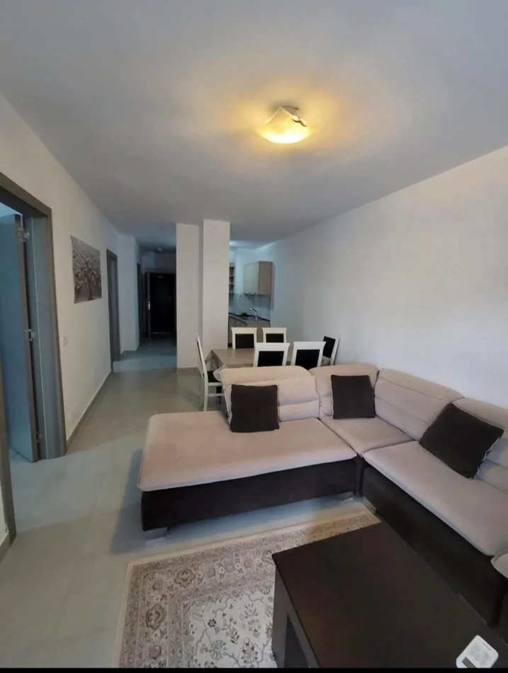 Tirane, jepet me qera apartament 2+1 Kati 3, 110 m² 450 € (Rruga 5 Maji)