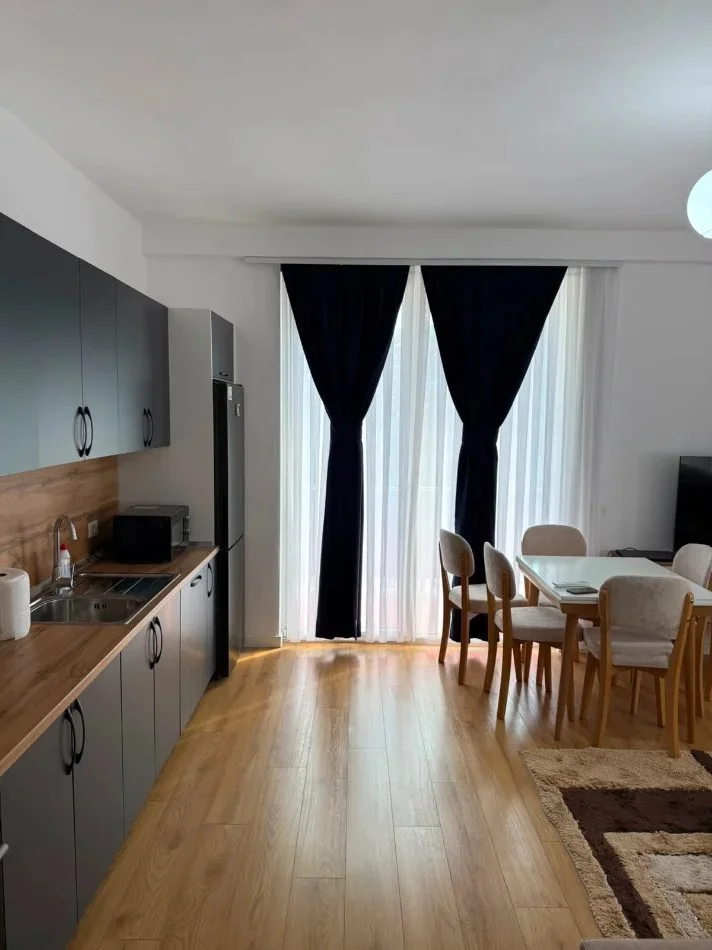 Tirane, jepet me qera apartament 2+1 Kati 3, 110 m² 600 € (Astir)