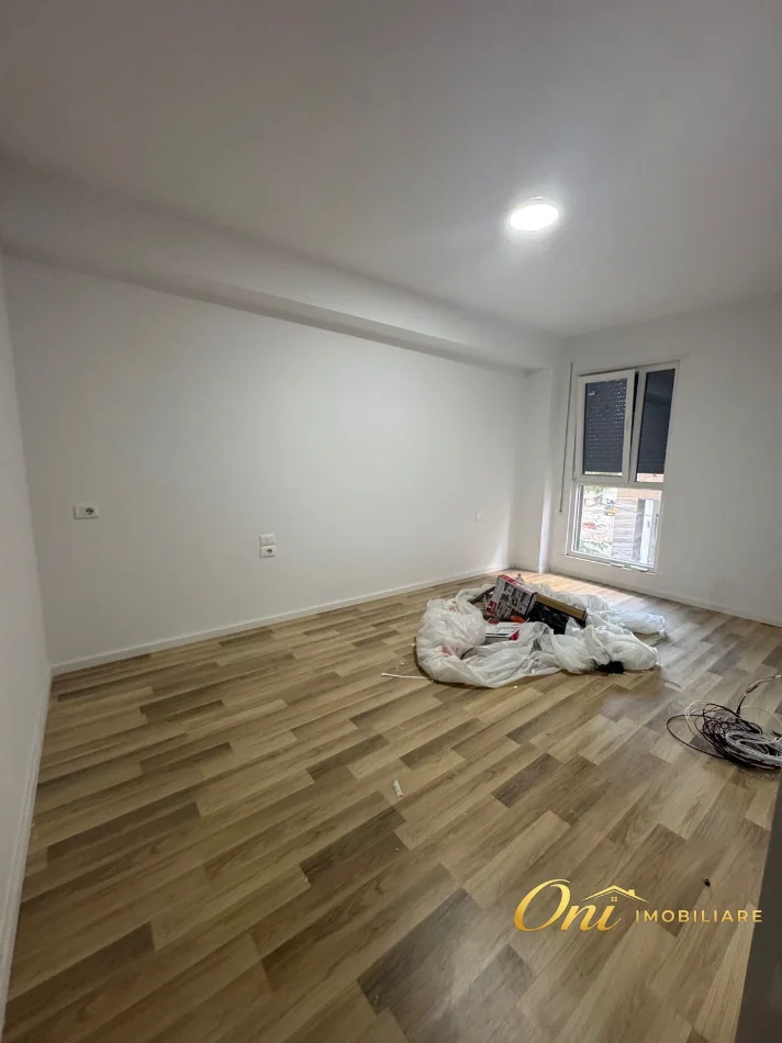 Tirane, jepet me qera apartament 2+1 Kati 3, 110 m² 600 € (DON BOSKO)