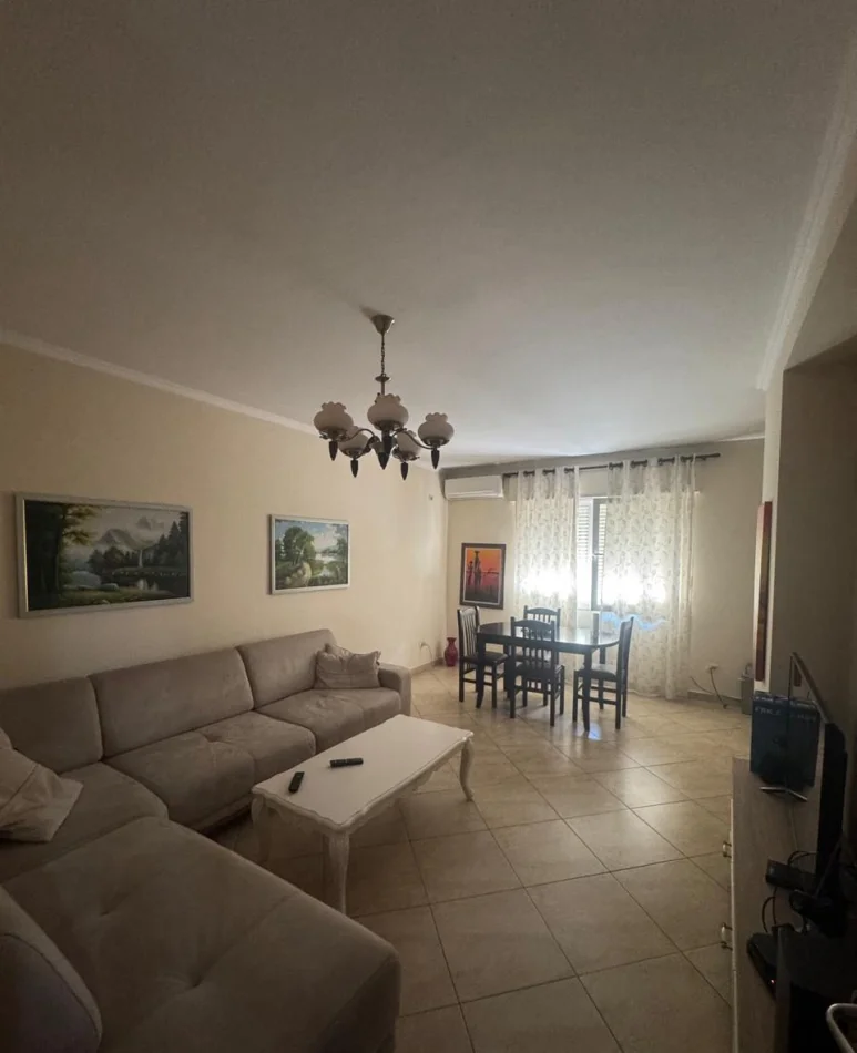 Tirane, jepet me qera apartament 2+1 Kati 3, 110 m² 650 € (Don Bosko)