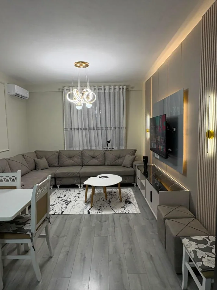 Tirane, jepet me qera apartament 2+1 Kati 3, 110 m² 700 € (YZBERISHT)