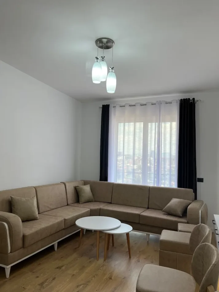 Tirane, jepet me qera apartament 2+1 Kati 3, 118 m² 550 € (Paskuqan)
