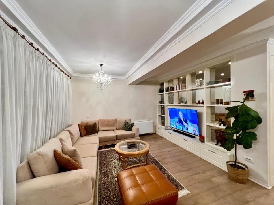 Tirane, jepet me qera apartament 2+1 Kati 3, 130 m² 1.000 € (Don Bosko)