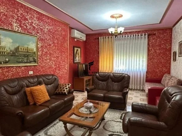 Tirane, jepet me qera apartament 2+1 Kati 3, 132 m² 700 € (VASIL SHANTO)