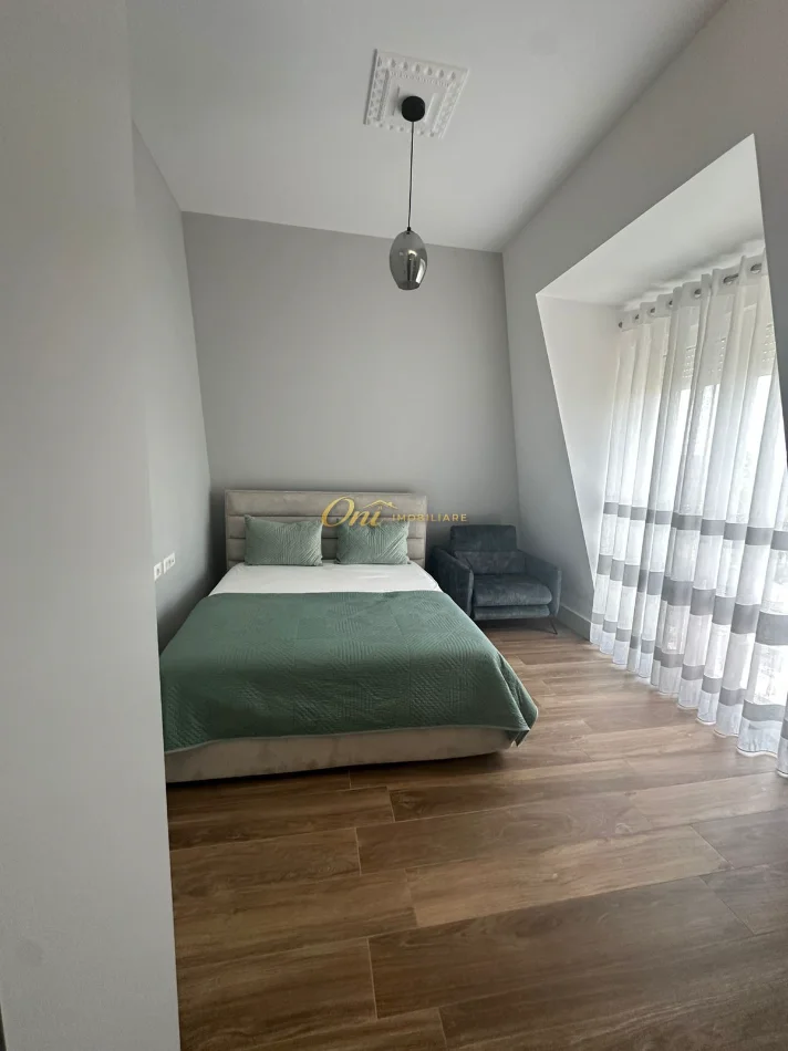 Tirane, jepet me qera apartament 2+1 Kati 3, 148 m² 2.000 € (PRANE TEG)