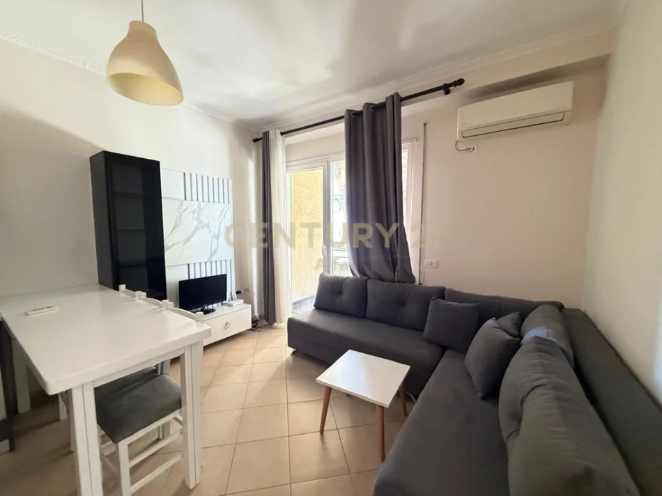 Tirane, jepet me qera apartament 2+1 Kati 3, 60 m² 500 €