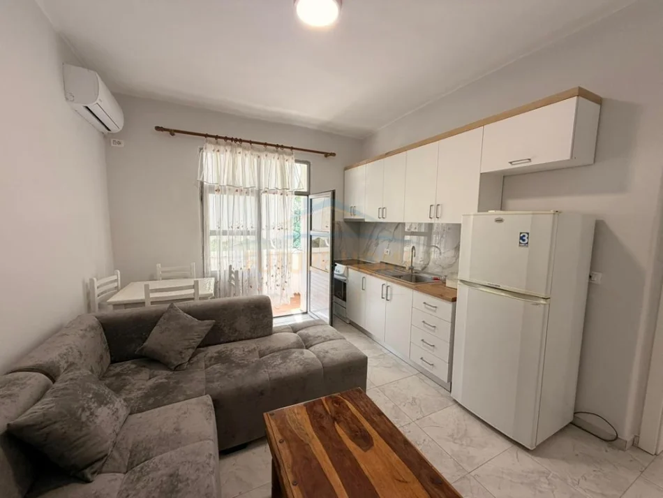 Tirane, jepet me qera apartament 2+1 Kati 3, 64 m² (Zogu i Zi)