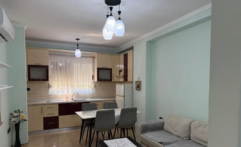Tirane, jepet me qera apartament 2+1 Kati 3, 67 m² 500 € (ALI DEMI)
