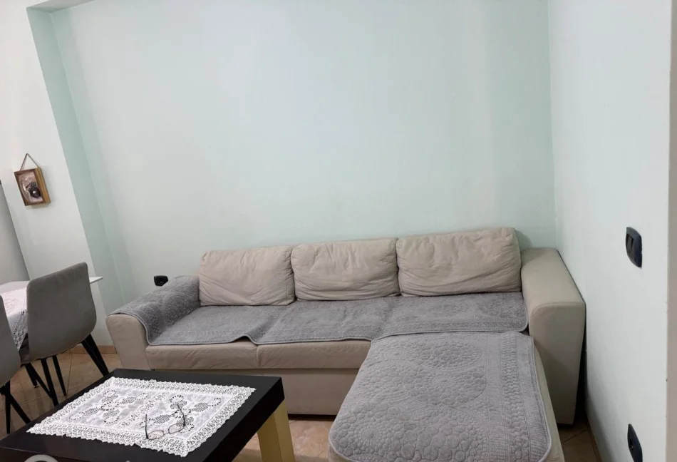 Tirane, jepet me qera apartament 2+1 Kati 3, 67 m² 500 € (Brryli)