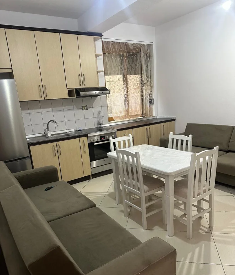 Tirane, jepet me qera apartament 2+1 Kati 3, 70 m² 350 € (Rruga Myslym Keta)