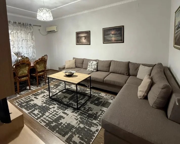 Tirane, jepet me qera apartament 2+1 Kati 3, 75 m² 650 € (Rruga Don Bosko)
