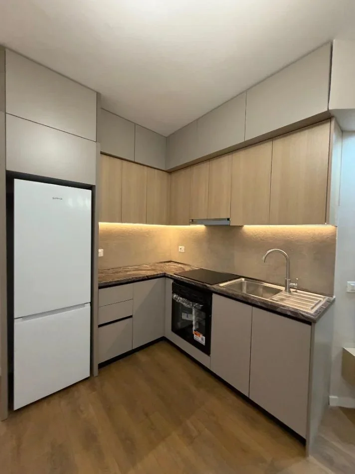 Tirane, jepet me qera apartament 2+1 Kati 3, 77 m² 600 € (Yzberisht)