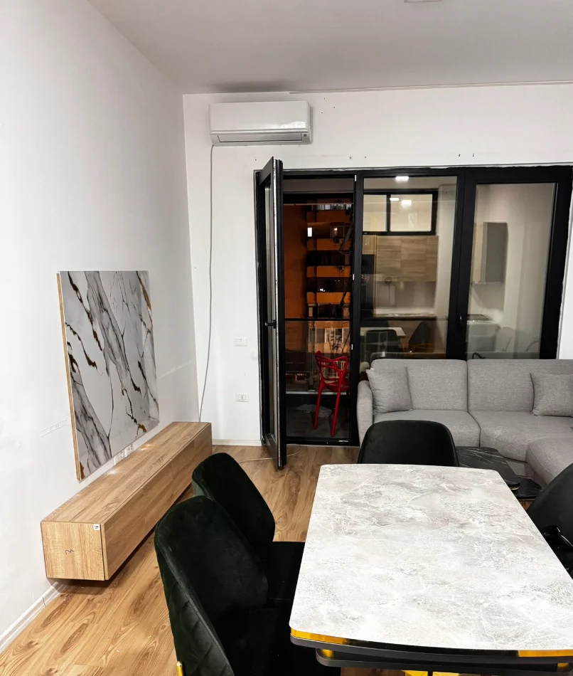 Tirane, jepet me qera apartament 2+1, Kati 3, 78 m2,Çmimi 68.000 Lekë të Reja, tek Kompleksi SQUARE 21,Rruga Kavajës, Tiranë