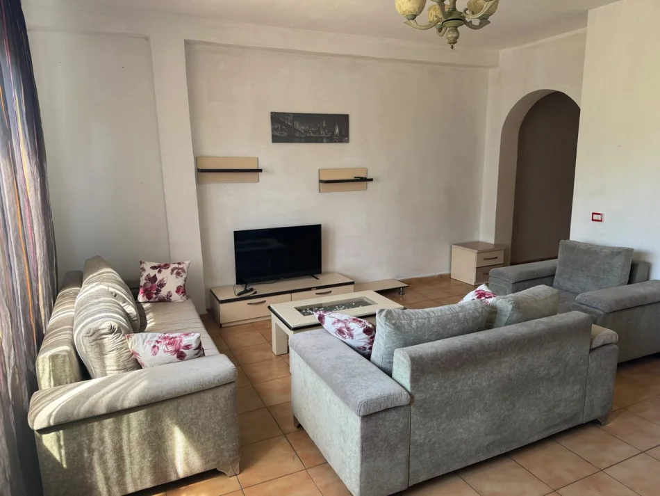 Tirane, jepet me qera apartament 2+1 Kati 3, 80 m² 400 € (Vasil Shanto)
