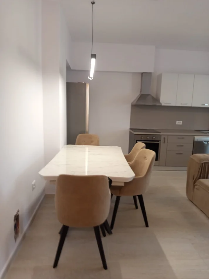 Tirane, jepet me qera apartament 2+1 Kati 3, 80 m² 680 € (Rruga Dritan Hoxha)