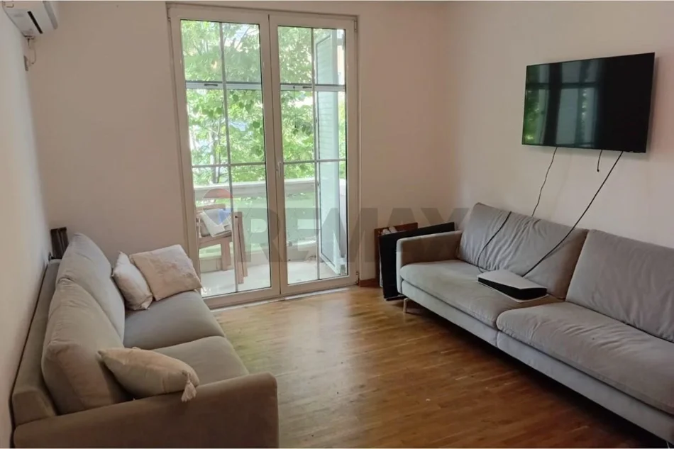 Tirane, jepet me qera apartament 2+1 Kati 3, 80 m² 800 € (sheshi willson)