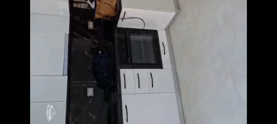 Tirane, jepet me qera apartament 2+1 Kati 3, 85 m² 400 € (Ali Demi 400 €/muaj)