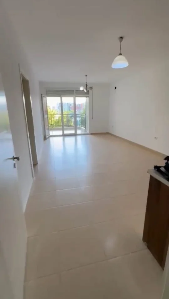 Tirane, jepet me qera apartament 2+1 Kati 3, 85 m² 500 € (Fusha Aviacionit)