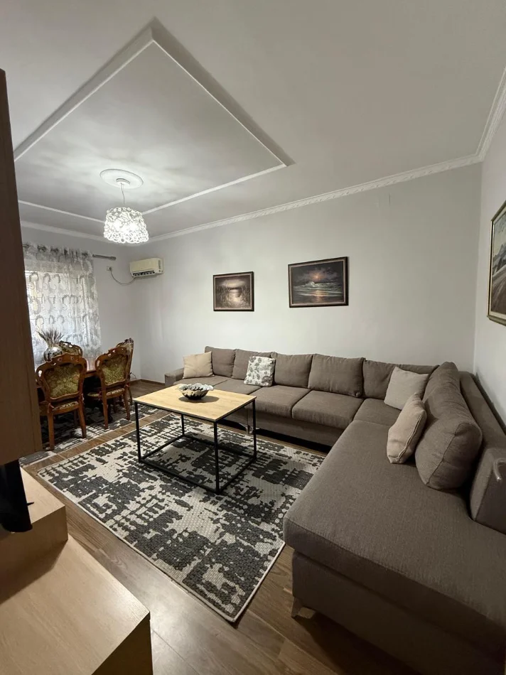 Tirane, jepet me qera apartament 2+1 Kati 3, 85 m² 650 € në Don Bosko,Tiranë.
