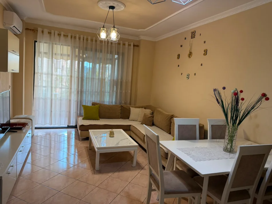 Tirane, jepet me qera apartament 2+1 Kati 3, 86 m² 480 € (YZBERISHT)