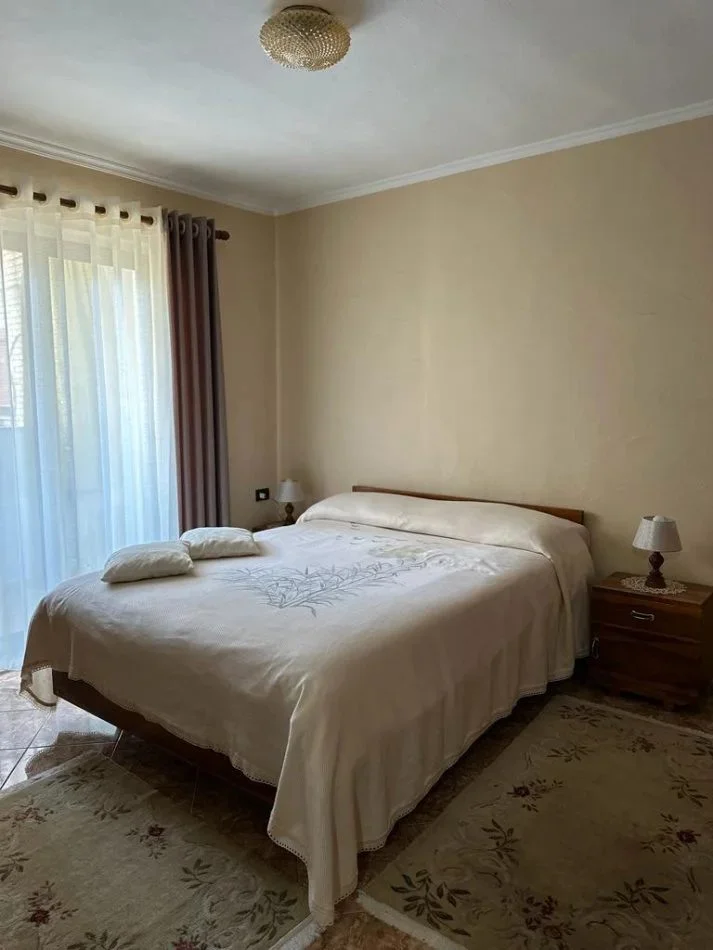 Tirane, jepet me qera apartament 2+1 Kati 3, 87 m² 640 € (Rruga e Elbasanit)
