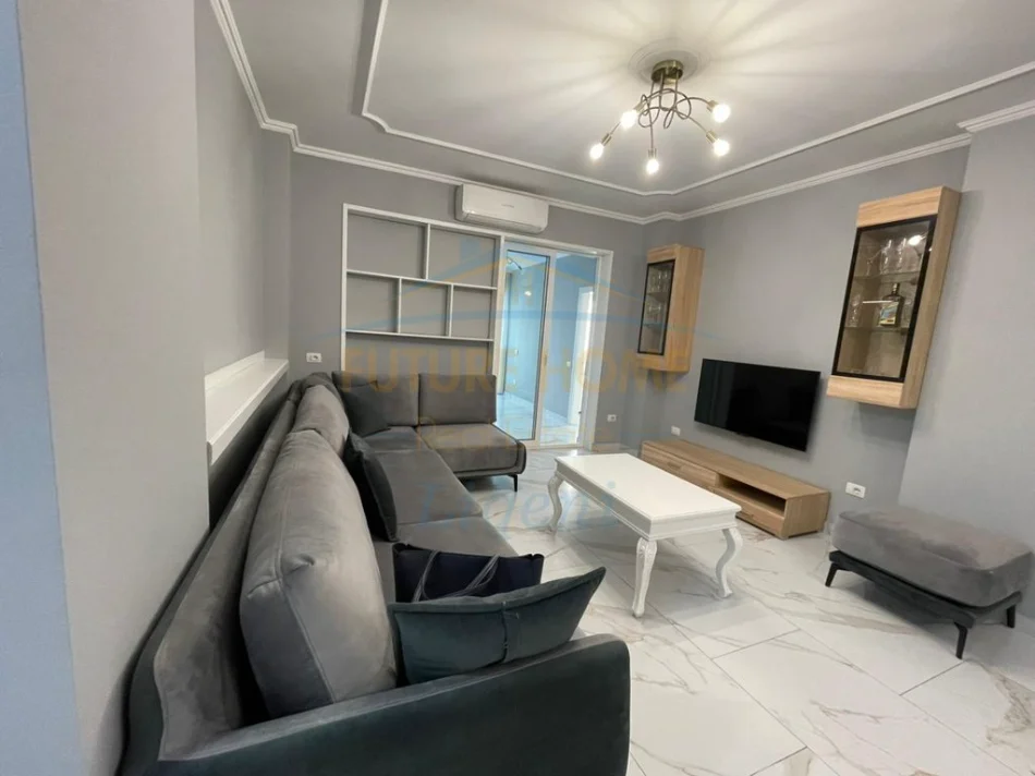 Tirane, jepet me qera apartament 2+1 Kati 3, 88 m² 1.200 € (Sheshi Willson)