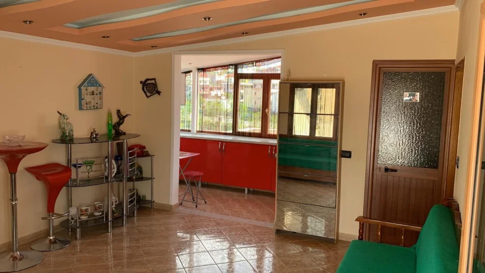 Tirane, jepet me qera apartament 2+1 Kati 3, 90 m² 380 € (Shkozë)