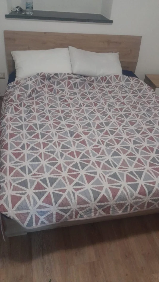 Tirane, jepet me qera apartament 2+1 Kati 3, 90 m² 450 € (Rruga Jordan Misja)