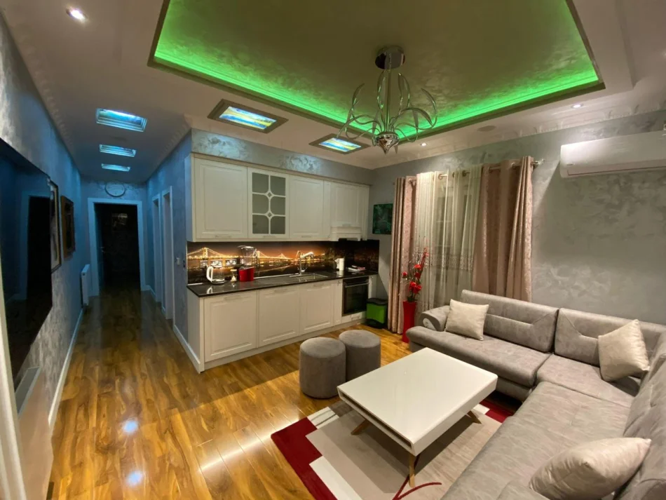 Tirane, jepet me qera apartament 2+1 Kati 3, 90 m² 450 € (Rruga Njazi Meka)