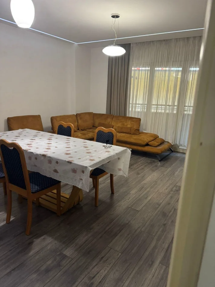 Tirane, jepet me qera apartament 2+1 Kati 3, 90 m² 550 € (ASTIR)