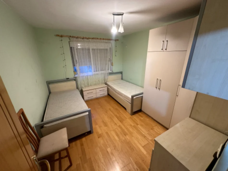 Tirane, jepet me qera apartament 2+1 Kati 3, 90 m² 600 € (Rruga e Elbasanit tek Shkolla Mihal Grameno)