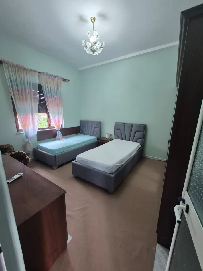 Tirane, jepet me qera apartament 2+1 Kati 3, 90 m² 600 € (Tek Mine Peza ,Tiranë.)