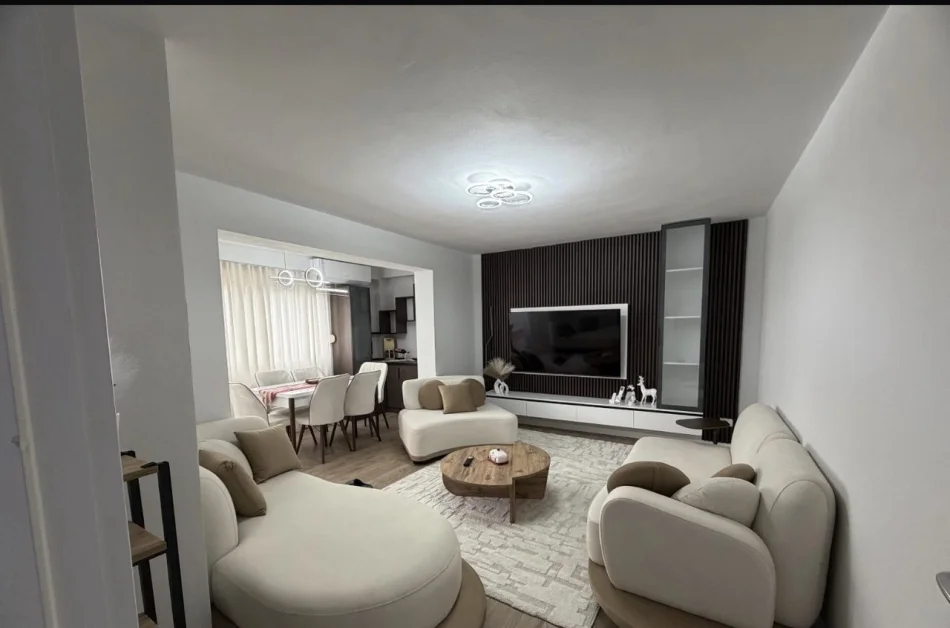 Tirane, jepet me qera apartament 2+1 Kati 3, 90 m² 750 € (21 Dhjetori)