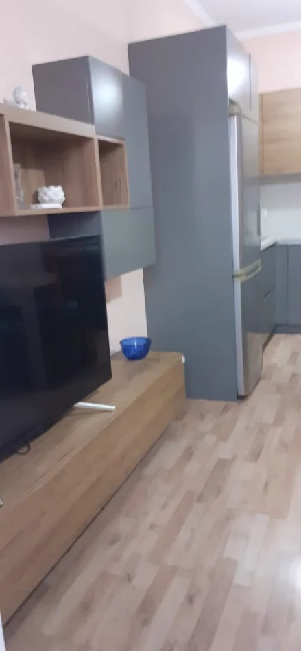 Tirane, jepet me qera apartament 2+1 Kati 3, 91 m² 650 €