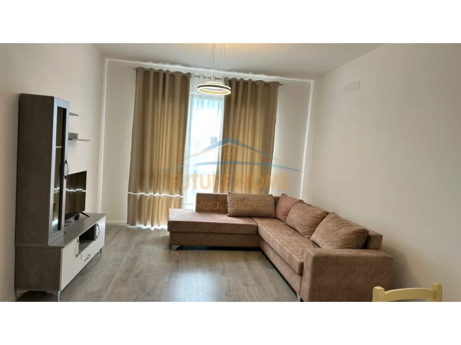 Tirane, jepet me qera apartament 2+1 Kati 3, 94 m² 650 € (ISH DOGANA)