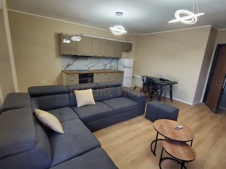 Tirane, jepet me qera apartament 2+1 Kati 3, 95 m² 500 € (Shkoze)