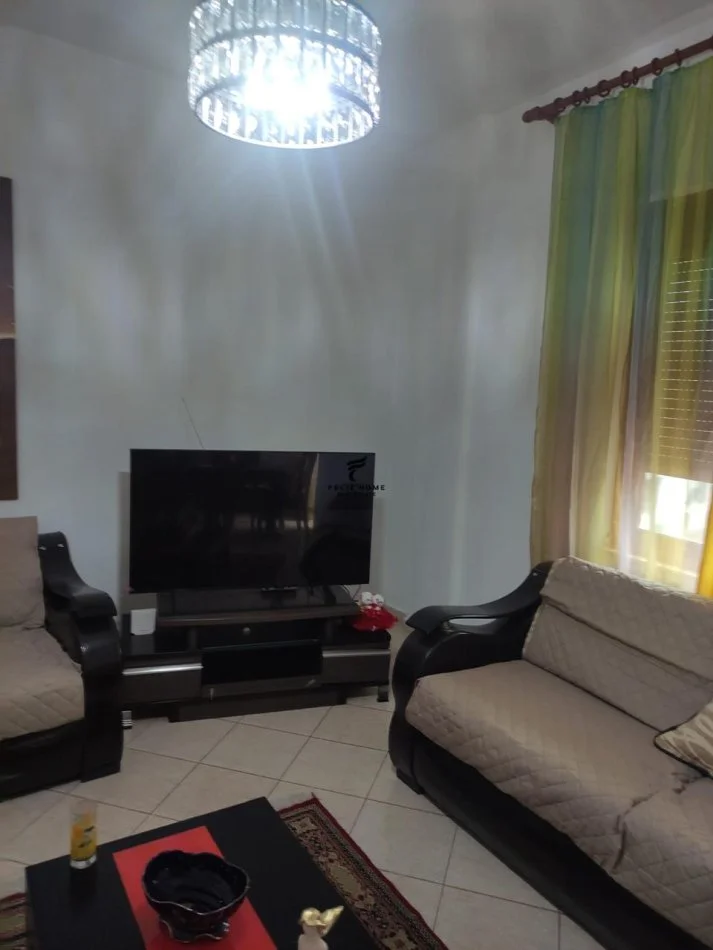 Tirane, jepet me qera apartament 2+1 Kati 3, 98 m² 580 € (SIRI KODRA)