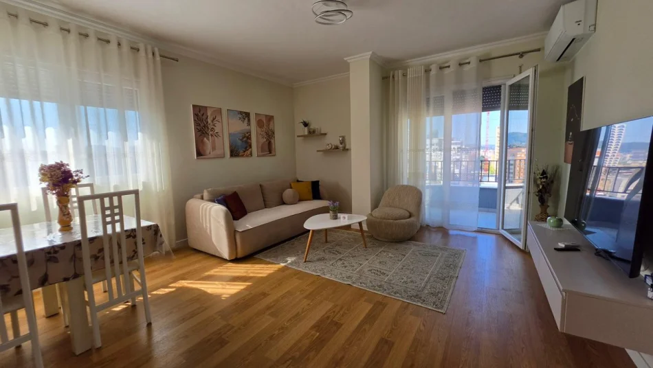 Tirane, jepet me qera apartament 2+1 Kati 3, 98 m² 900 € (Qender – Pazari I Ri)