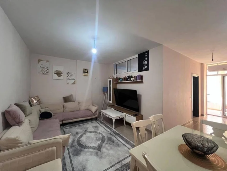 Tirane, jepet me qera apartament 2+1 Kati 4, 100 m² 500 € (Fratari Astir)