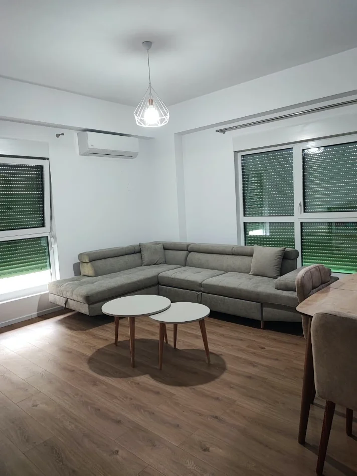 Tirane, jepet me qera apartament 2+1 Kati 4, 100 m² 500 € (REZIDENCA KAIMI)