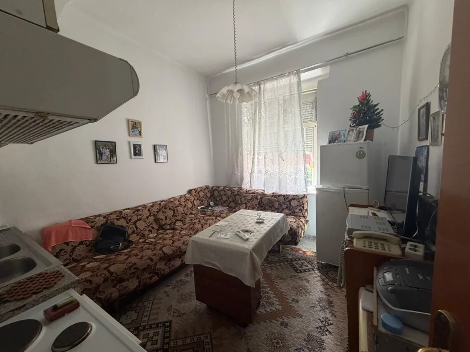 Tirane, jepet me qera apartament 2+1 Kati 4, 100 m² 500 € (rruga myslym shyri)
