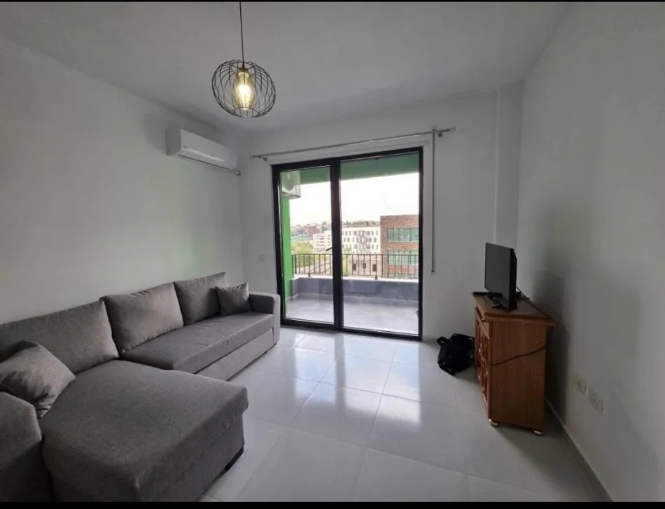 Tirane, jepet me qera apartament 2+1 Kati 4, 100 m² 550 € (Rruga 5 Maji)