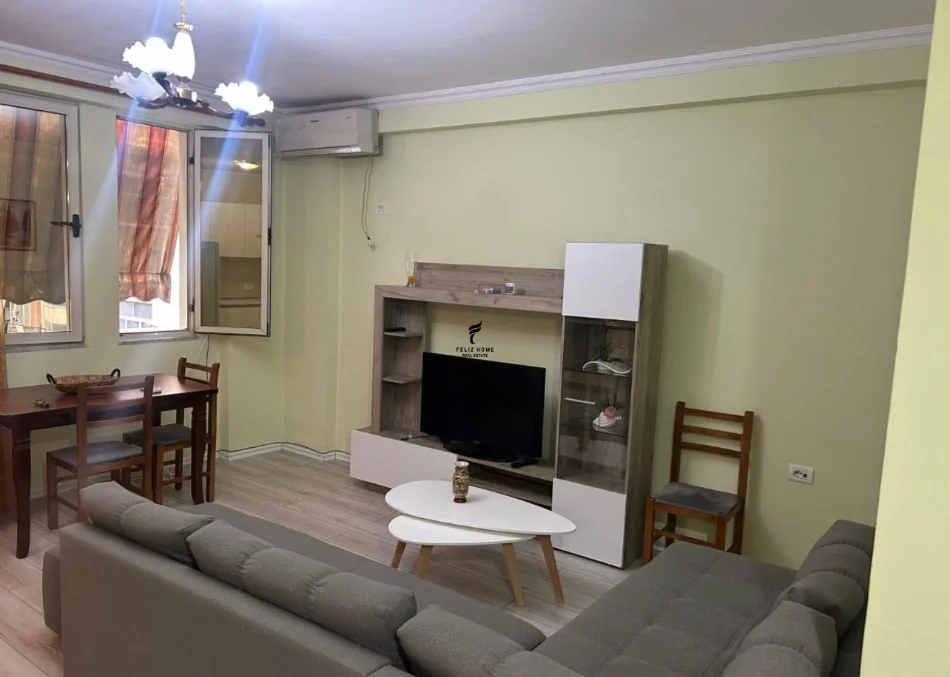 Tirane, jepet me qera apartament 2+1 Kati 4, 100 m² 600 € (21 DHJETORI)